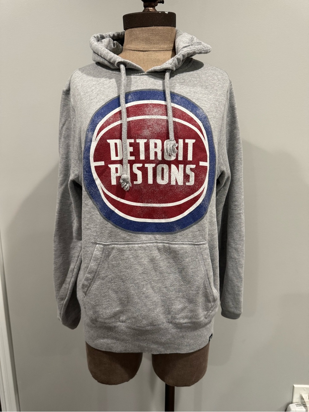 47 Detroit Pistons Grey Logo Hoodie size S